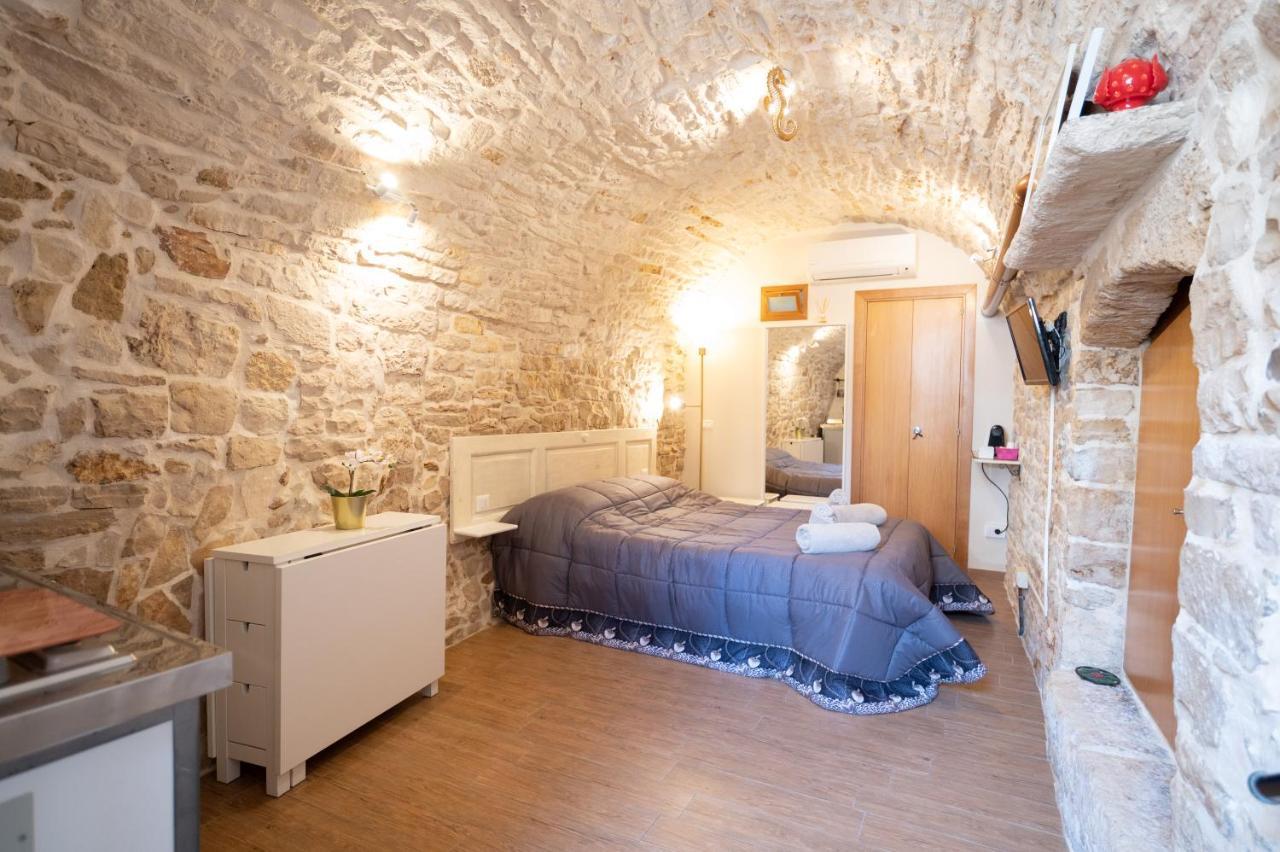 Piccola Pietra Bianca Hotel Giovinazzo Bagian luar foto
