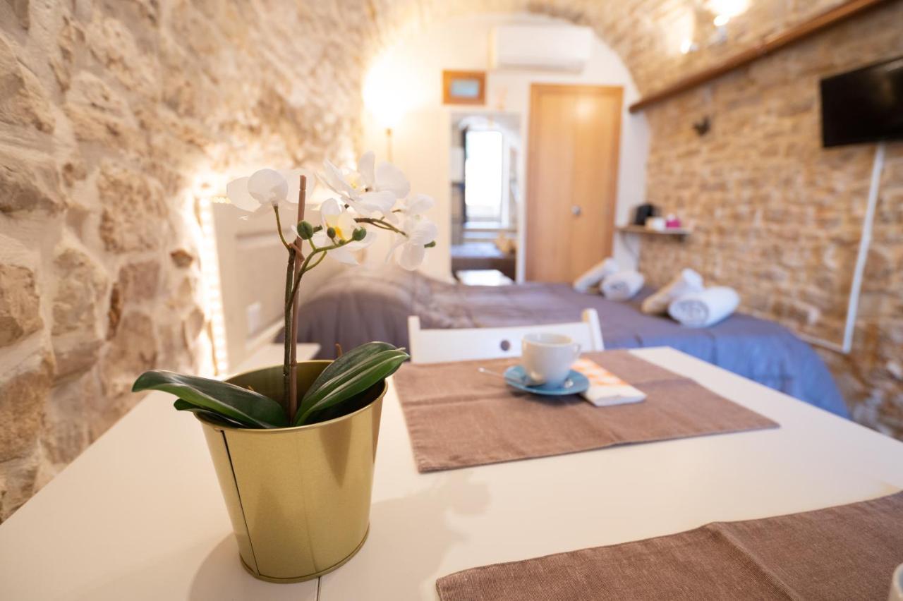 Piccola Pietra Bianca Hotel Giovinazzo Bagian luar foto