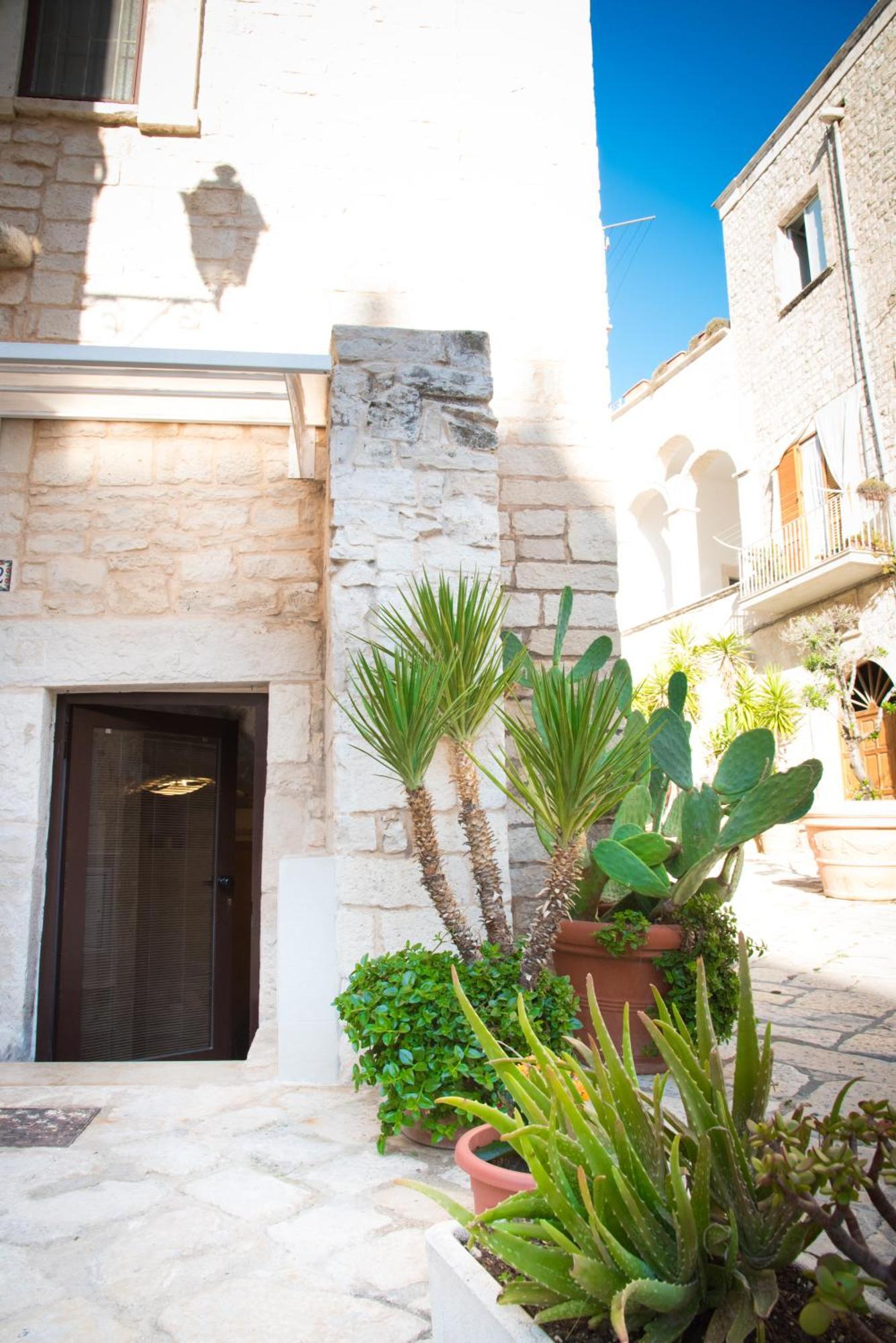 Piccola Pietra Bianca Hotel Giovinazzo Bagian luar foto